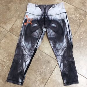 Orangetheory Fitness size M women’s crop leggings